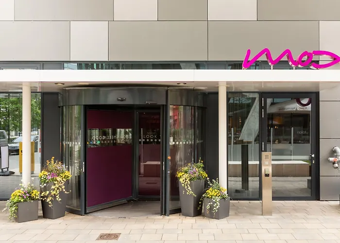 Moxy Frankfurt AirportAirport Hotel